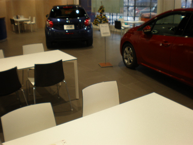 ショールーム半分？完成！