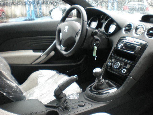 ＲＣＺ左ハンドルＭＴデモカー！