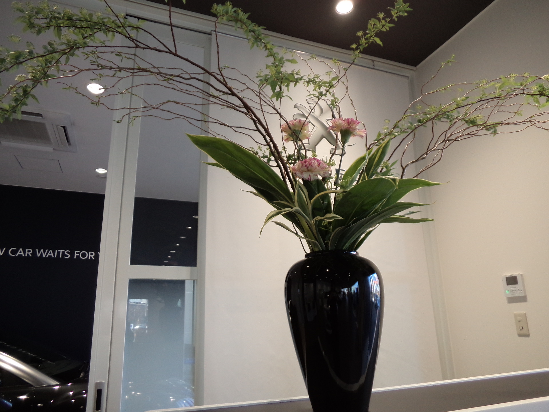お花＆展示車紹介