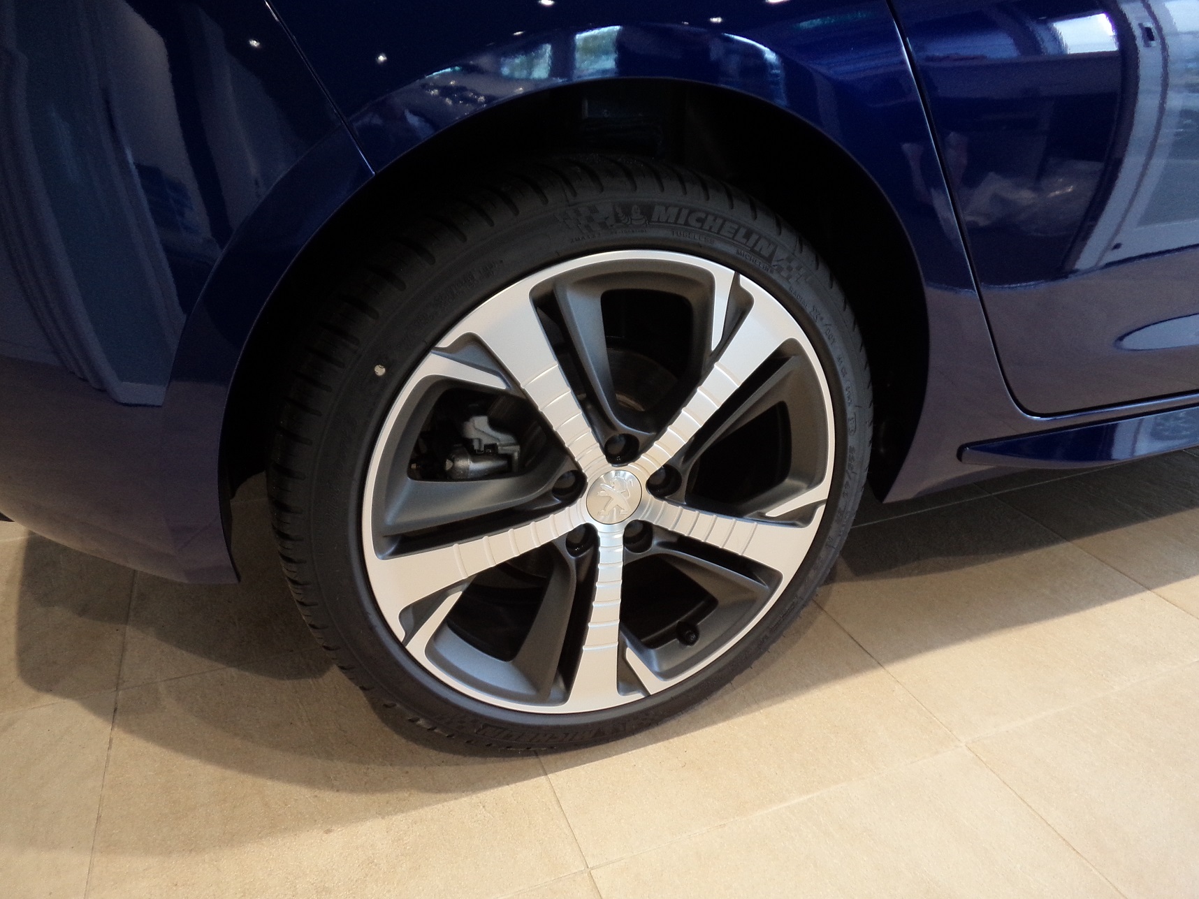 308GT Line 第1号出発！