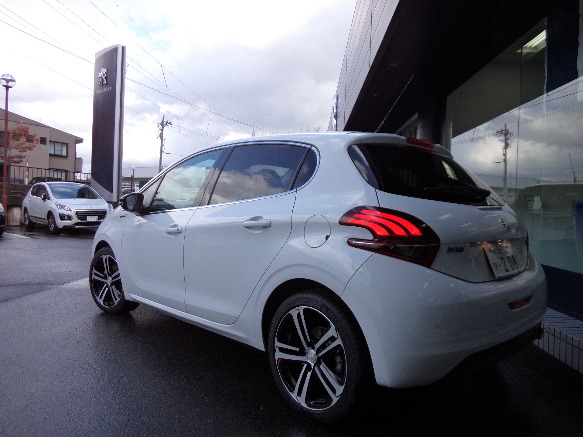 最新試乗車New208GTLineのご案内