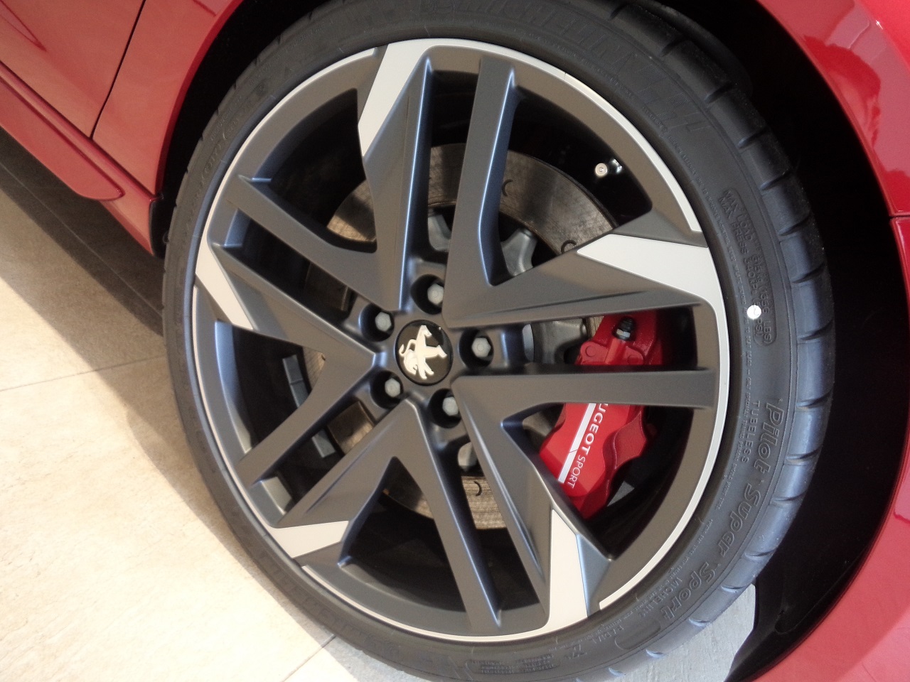 308 GTi 270 by PEUGEOT SPORT　期間限定展示！！