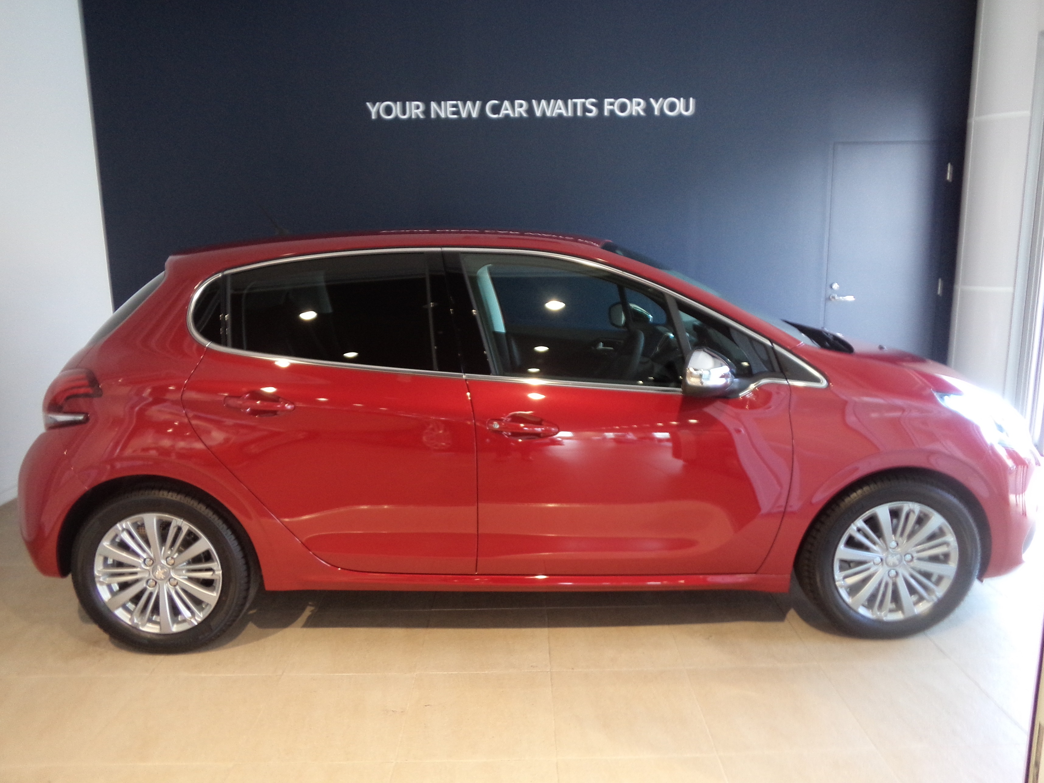 ～New208Allureご納車～