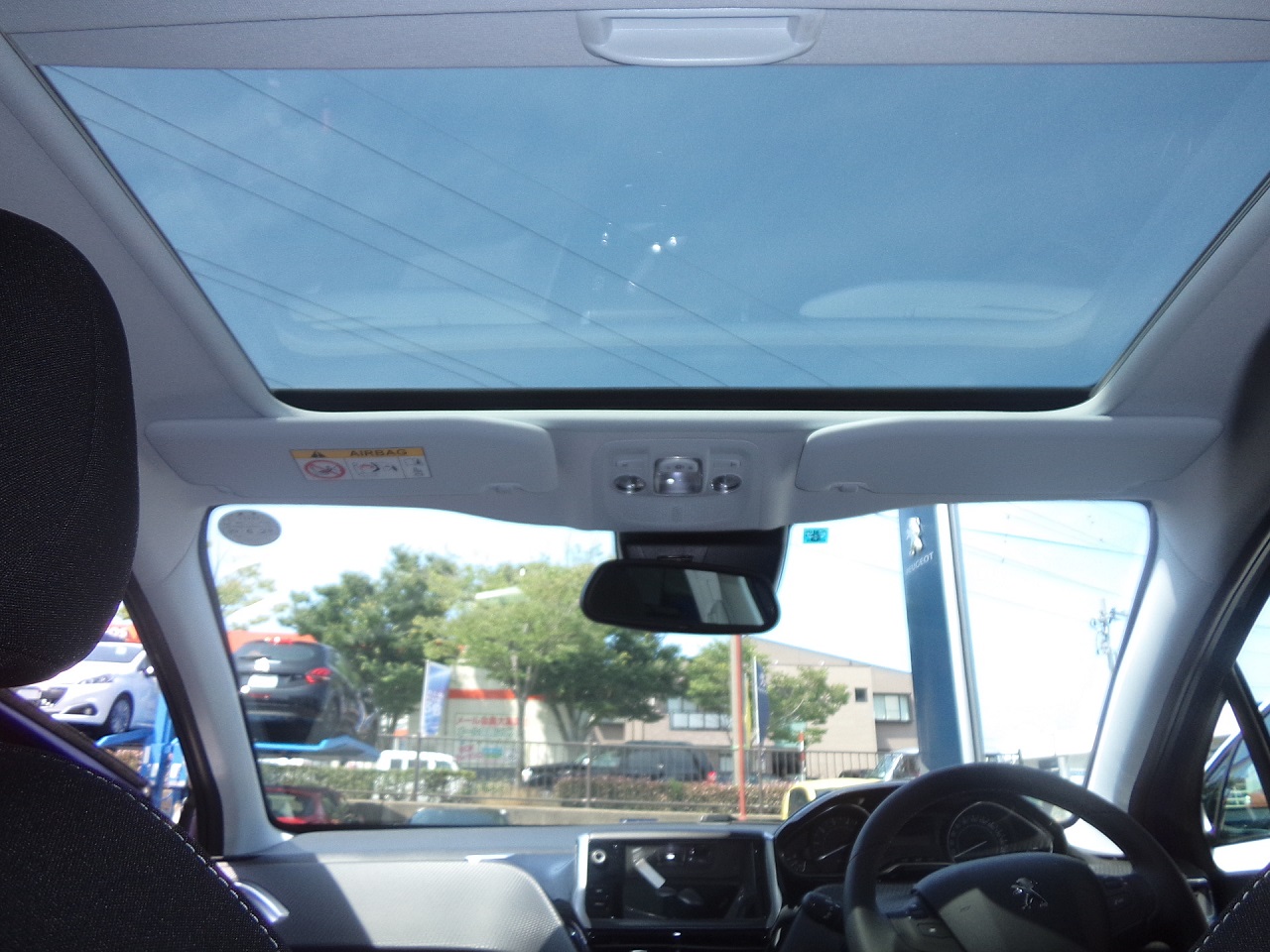 NEWデモカー　208・508SW　入庫しました！