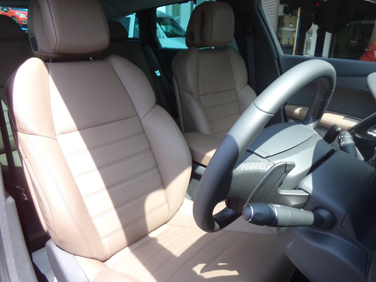 NEWデモカー　208・508SW　入庫しました！