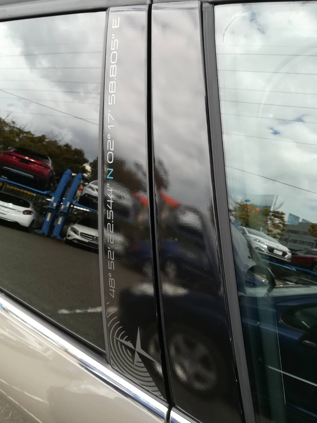 PEUGEOT２００８CROSSCITYデビューフェア開催中！！