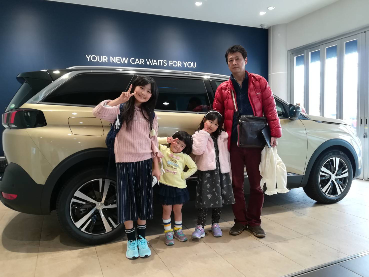 5008 Allure PSR パイライト・ベージュ　ご納車