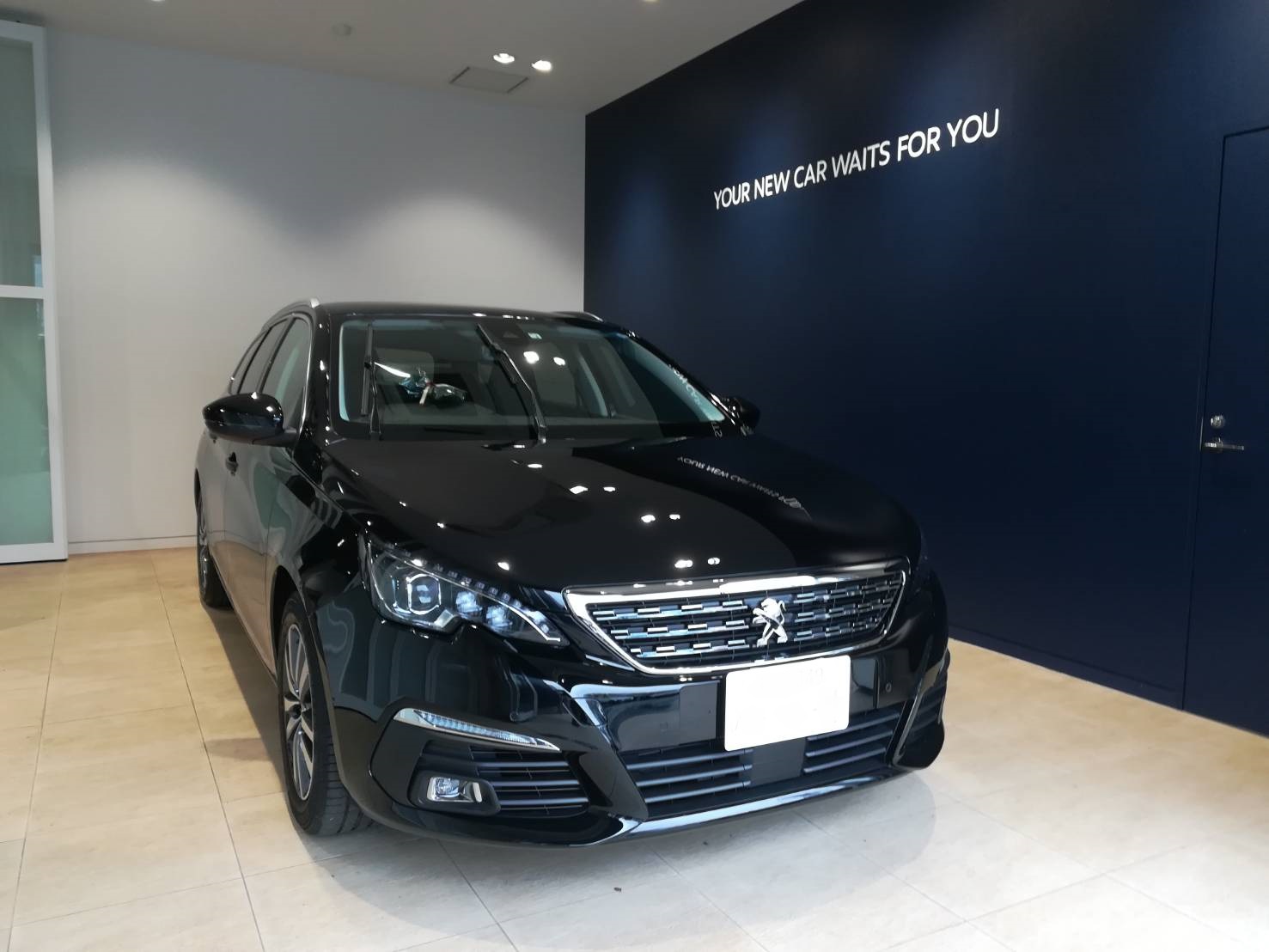 308 SW Allure BlueHDi　ペルラ・ネラ・ブラック　ご納車