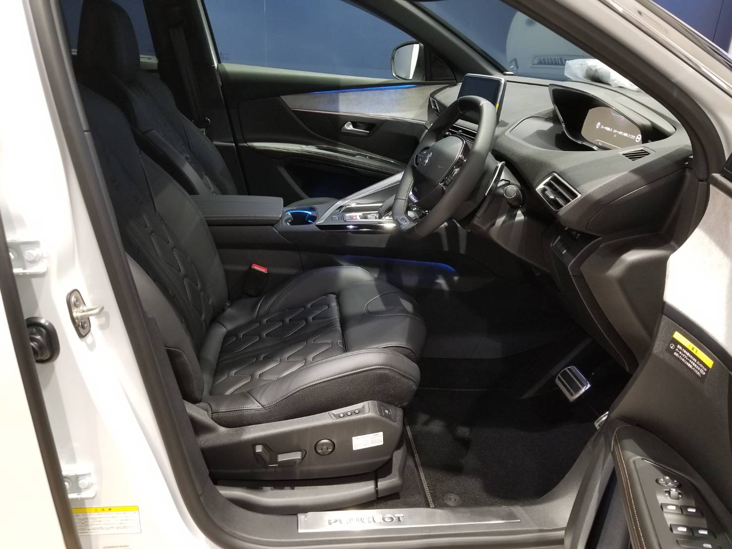 5008 GT leather pkg パール・ホワイト　ご納車。