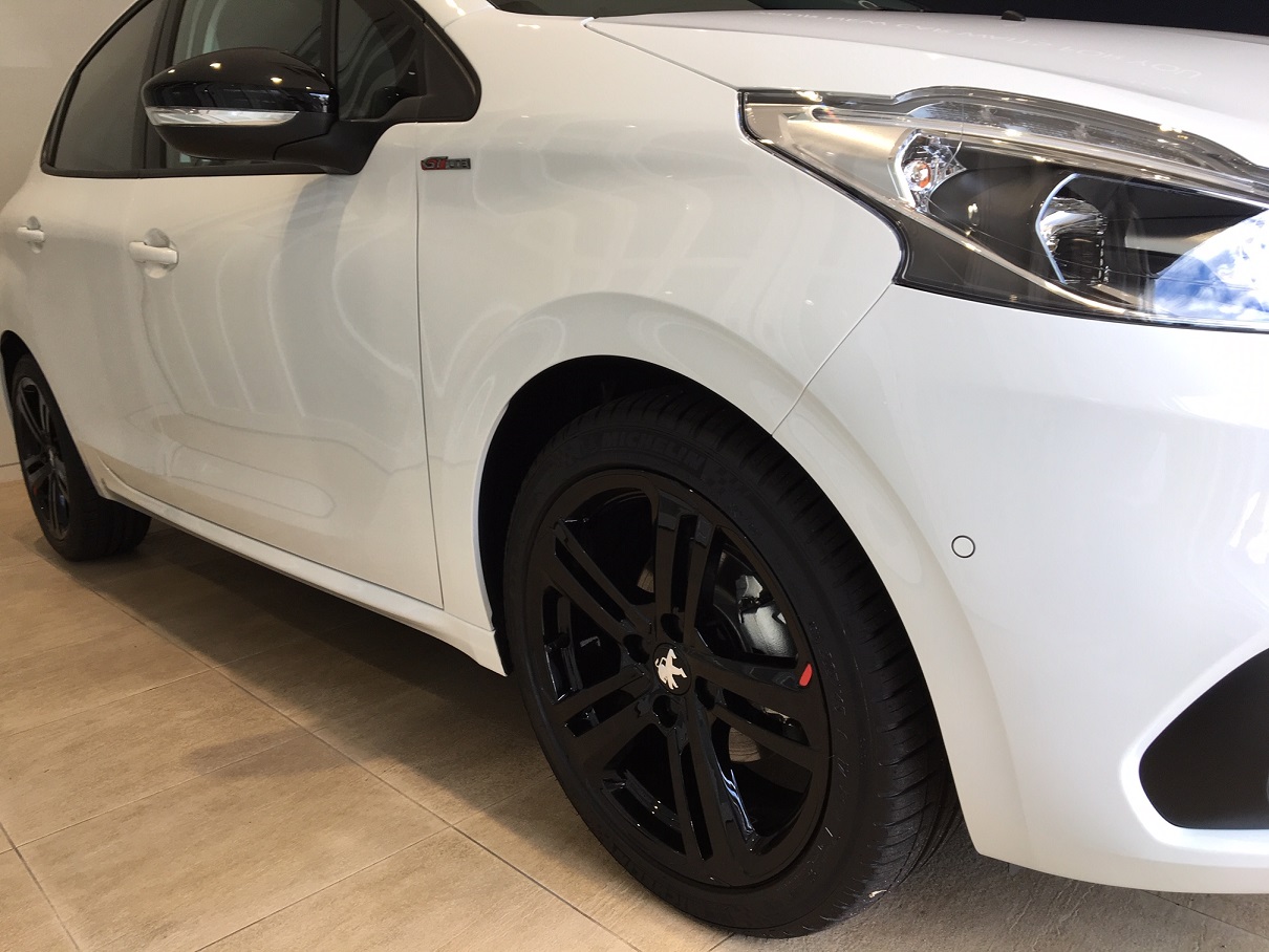 208 GT Line Black Packご納車
