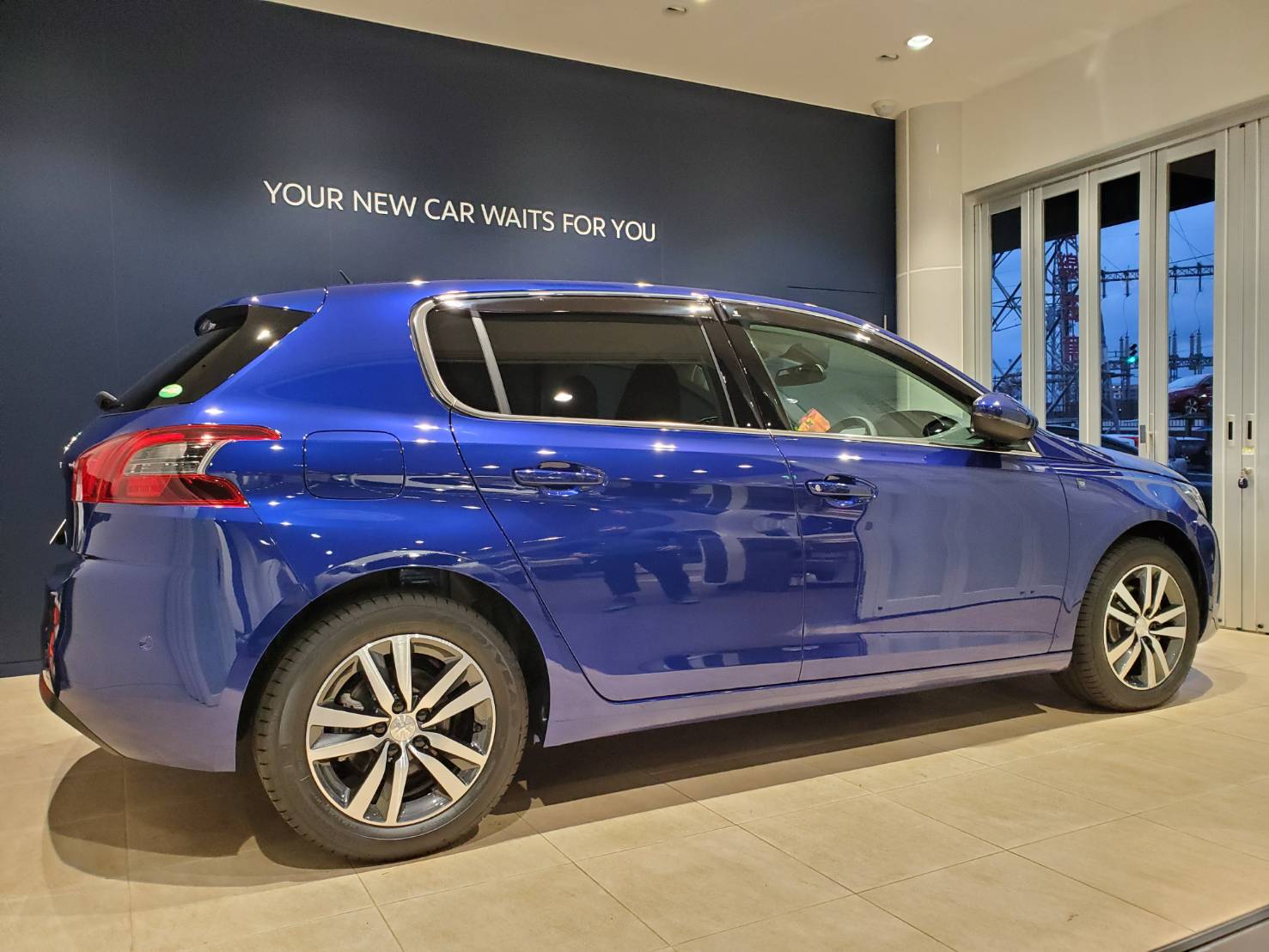 308 TECH PACK EDITION BlueHDi マグネティック・ブルーご納車。