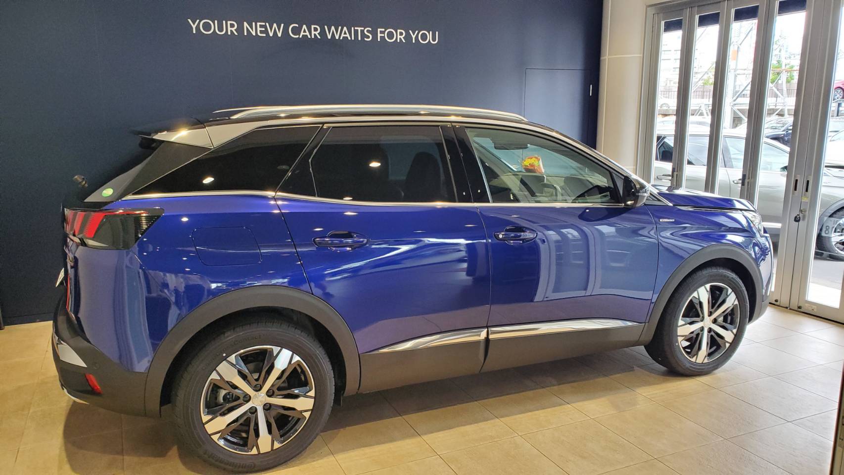 3008 GTLine BlueHDi PSR マグネティック・ブルーご納車。