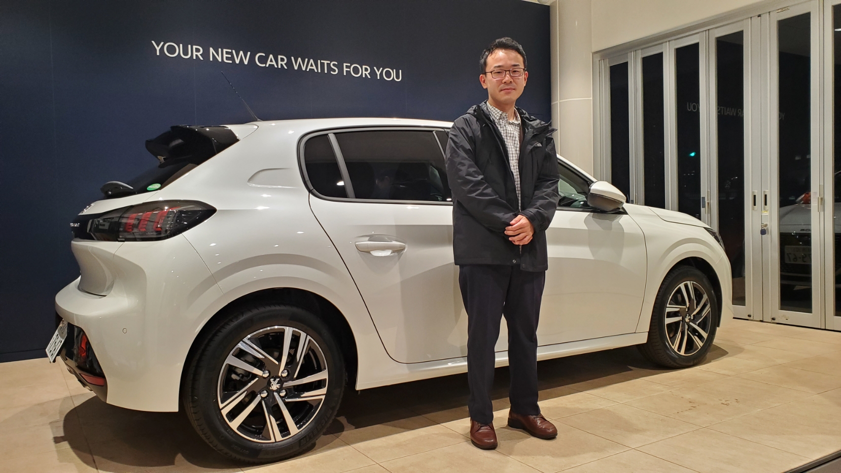 NEW 208 Allure パール・ホワイトご納車。