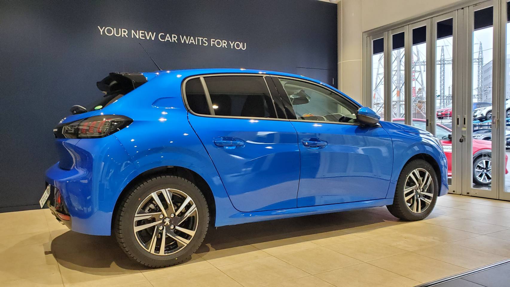 NEW 208 Allure ヴァーティゴ・ブルーご納車。