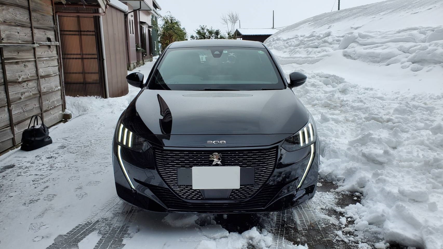 NEW 208 GTLine PGR ペルラ・ネラ・ブラックご納車。