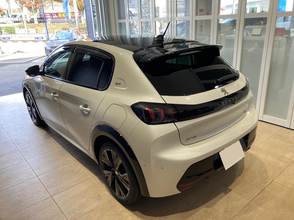 208 GT パールホワイトご納車