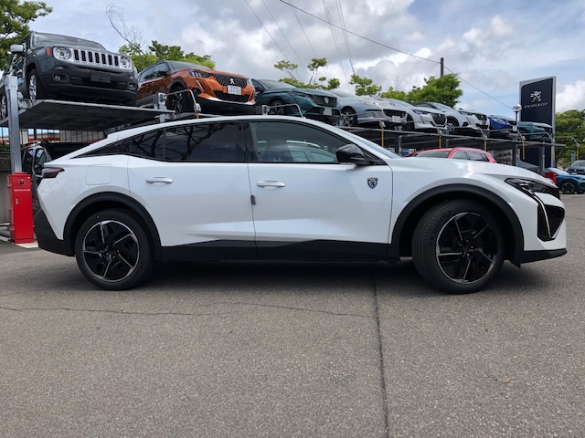 408 GT パール・ホワイト入荷