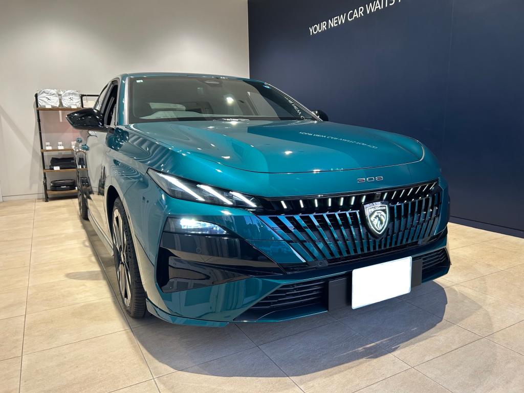 NEW 308 HYBRID 登場